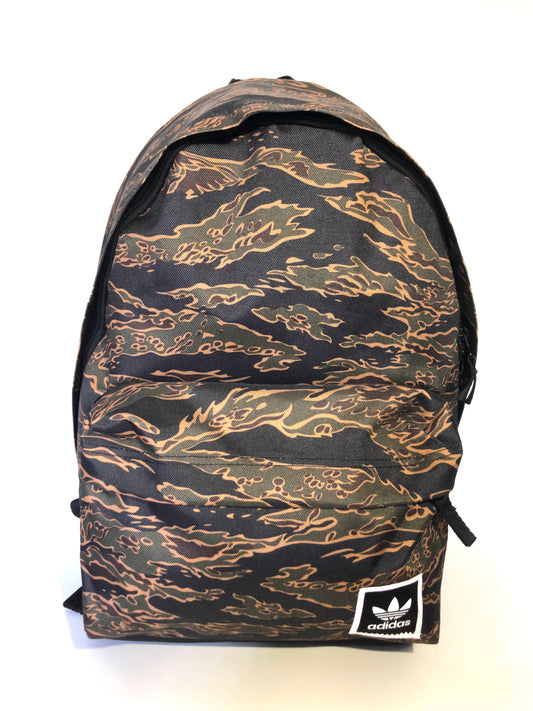 MOCHILA-ADIDAS-AOP-DH2571-CAMUFLAJE